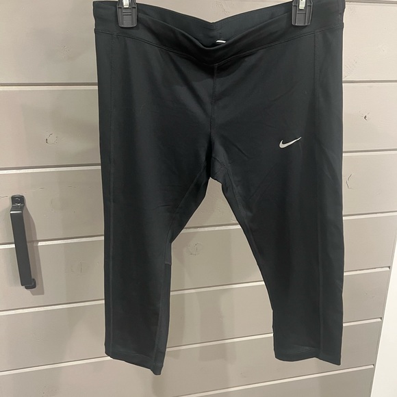 Dry fit Nike Capri leggings - Picture 1 of 3